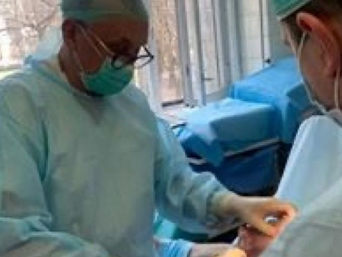 Генерал-майор медицинских сил ВСУ провел пятичасовую операцию раненного военного в Авдеевке