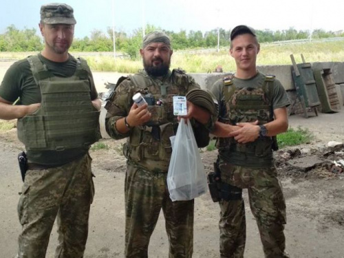 Авдеевские «симики» привезли продукты гражданским, а медикаменты - военным