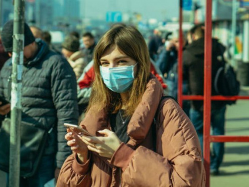 Новые штрафы, закрытие школ и "конец гулянкам". Как в Украине ужесточают карантин и ждать ли нам локдауна