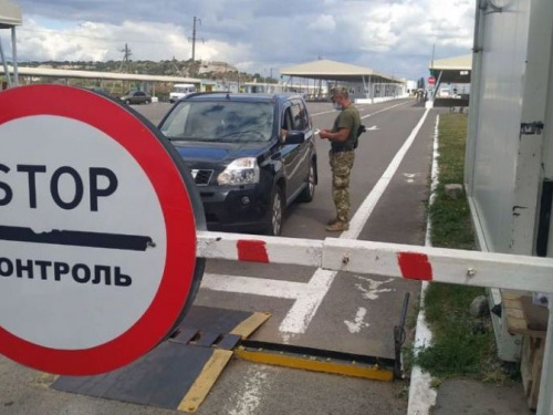 В Украине меняют условия пересечения КПВВ Донбасса