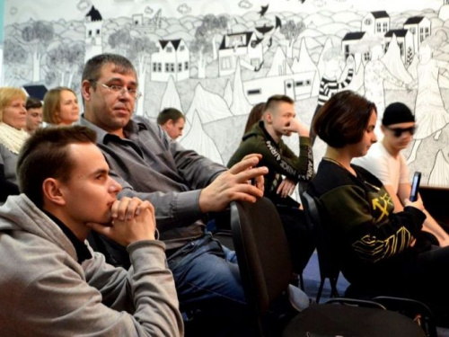 Первый поэтический вечер прошёл в молодёжном хабе Авдеевки