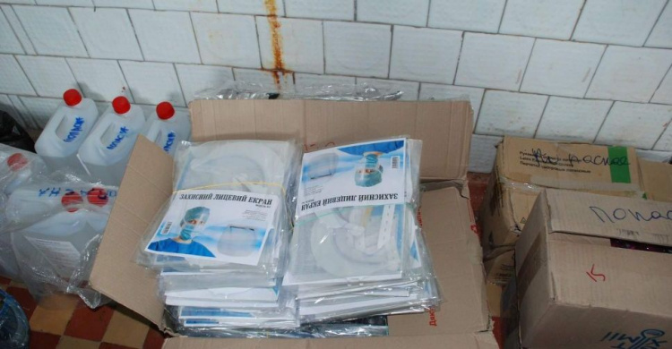 В авдеевскую больницу доставили пульсоксиметры и средства защиты