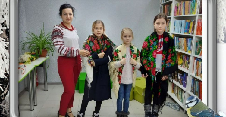 В Авдеевке школьники устроили рождественские посиделки