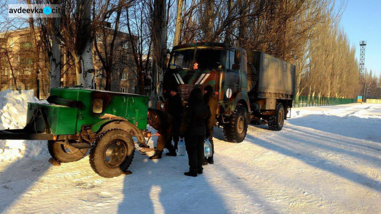 Обстрелы в Авдеевке не прекращаются: власти вынуждены провести эвакуацию мирных граждан