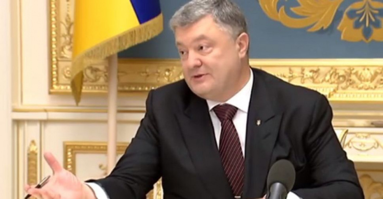 Порошенко подписал Закон о повышении пенсий (ВИДЕО)