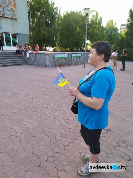 День независимости в Авдеевке: награждения, метания красок и концерт (ФОТОРЕПОРТАЖ)