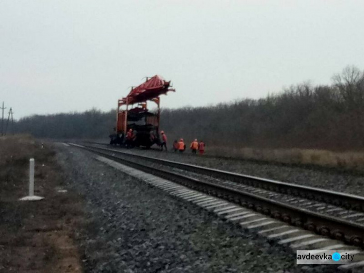 Поезда для Донбасса: железнодорожники работают над увеличением пропускной способности (ФОТО)