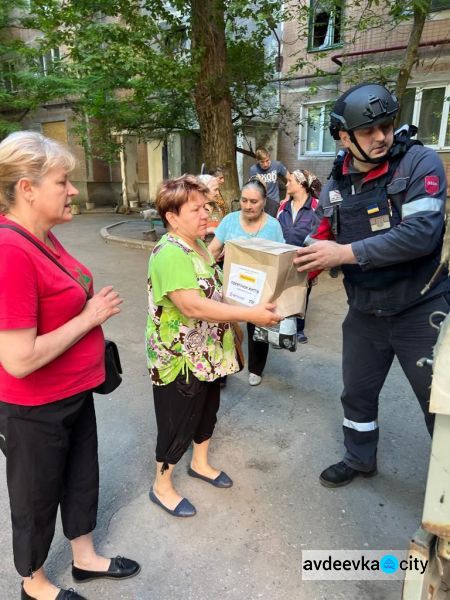 Мешканці Авдіївки отримали 16 тисяч продуктових наборів в межах гуманітарного проєкту «Рятуємо життя»