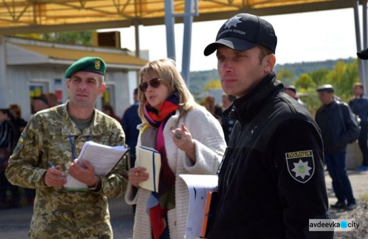 Межведомственная группа провела обследование КПВВ на Донбассе перед введением нового "Порядка въезда и выезда"