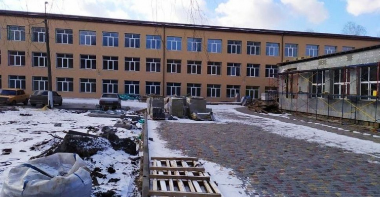 В опорній школі Авдіївки приступили до ремонту спортивної зали