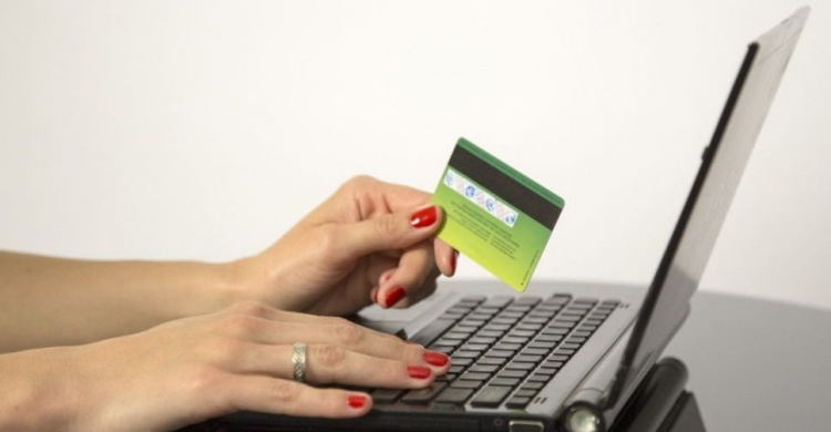 Жительница Авдеевки попалась на крючок мошенников