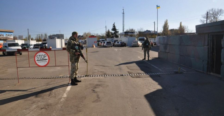 Опубликована сводка с донбасских пунктов пропуска: даже в воскресенье их пересекают десятки тысяч человек
