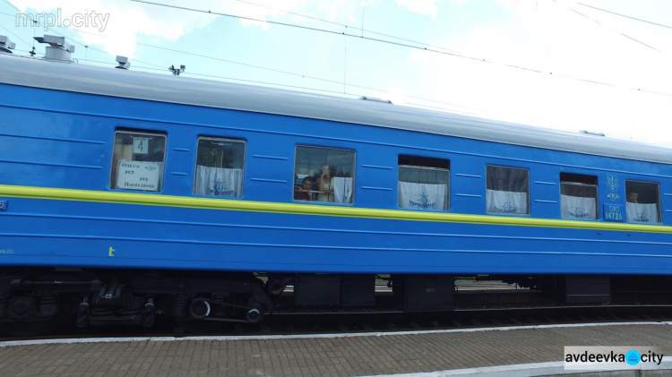 В добрый путь:  Из Мариуполя в Одессу отправился первый пассажирский поезд (ФОТО/ВИДЕО)