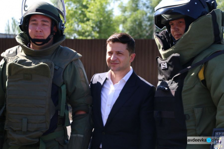 В Мариуполе президент открыл Центр разминирования и побывал на морских учениях (ФОТО + ВИДЕО)