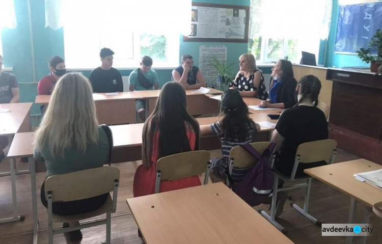 Авдіївським підліткам розказали, як будувати трудові відносини з роботодавцями
