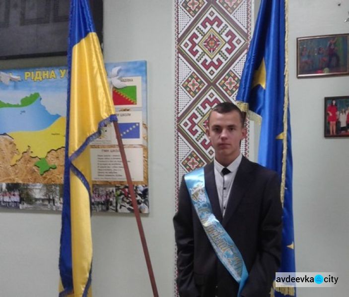 Авдеевских выпускников одели в фирменные костюмы от VORONIN (ФОТОФАКТ)
