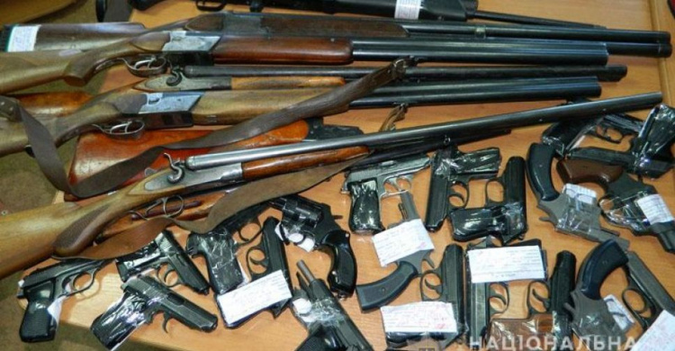 На Донетчине  у нарушителей изъяты почти 1700 "стволов"