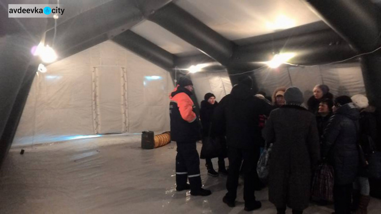 Обстрелы в Авдеевке не прекращаются: власти вынуждены провести эвакуацию мирных граждан