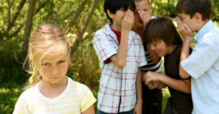 Полиция просит о фактах буллинга сообщать по "телефонам доверия"