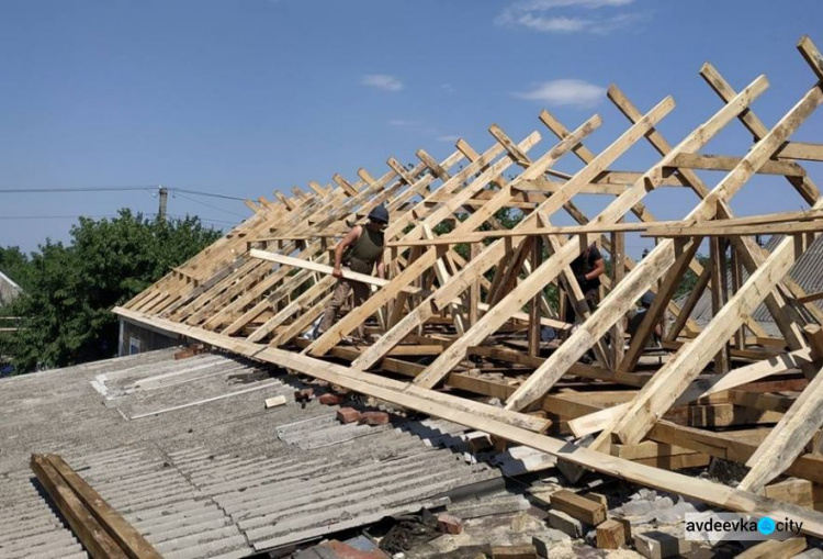 Полтысячи домов уже восстановлены в прифронтовой Авдеевке (ФОТО)