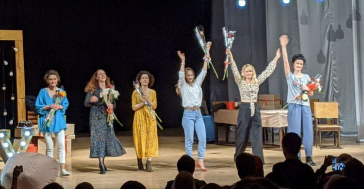 Киевские артисты пригласили авдеевцев на «Девичник»