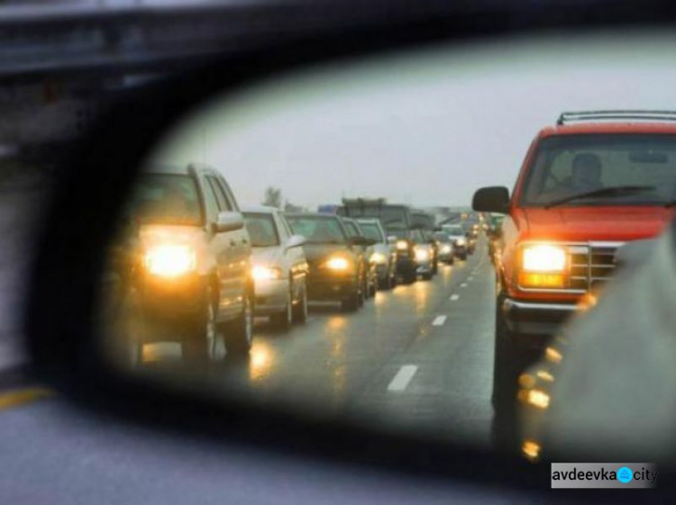 С 1 мая авдеевским автолюбителям необязательно включать фары за городом