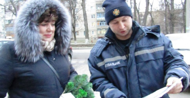 Спасатели провели с жителями Авдеевки беседы о взрывной опасности