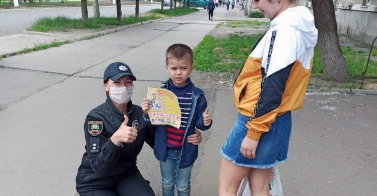 В Авдеевке полицейские призвали взрослых позаботиться о безопасности детей на дороге