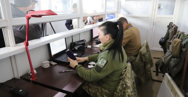 Уменьшилось количество желающих пересекать донбасские КПВВ