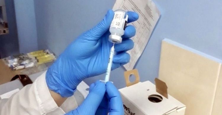 Працівники міської ВЦА долучилися до кампанії з вакцинації