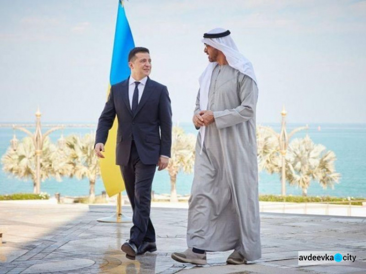 Зеленский подписал в ОАЭ меморандумы и контракты на $3 млрд