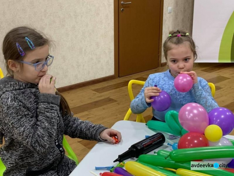 ОО «Авдеевка. Платформа совместных действий» провела предпраздничный мастер-класс для детей