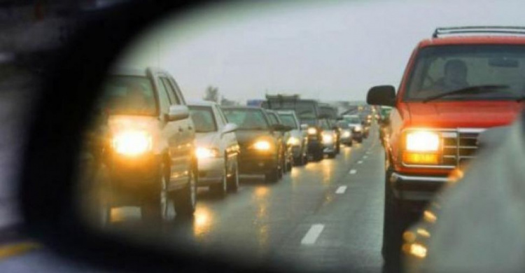 С 1 мая авдеевским автолюбителям необязательно включать фары за городом