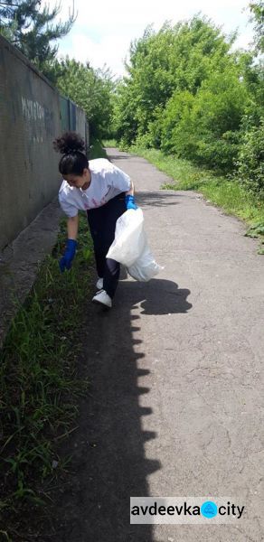 В Авдеевке прошла акция "За чистое будущее":фотофакт