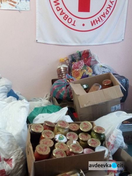 Авдеевцы получили гуманитарную помощь от «Красного креста»