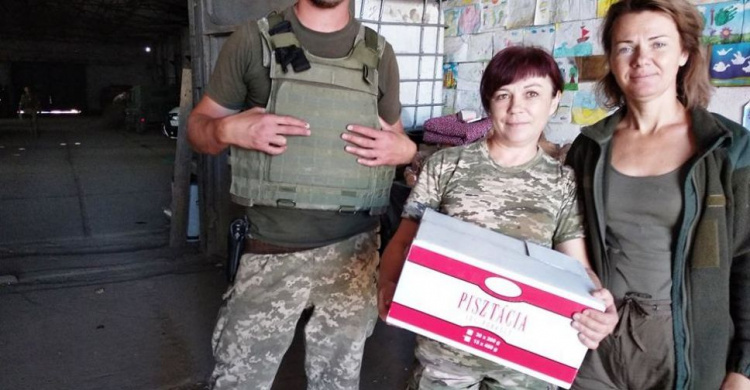 Авдеевские «симики» порадовали женщин-военнослужащих