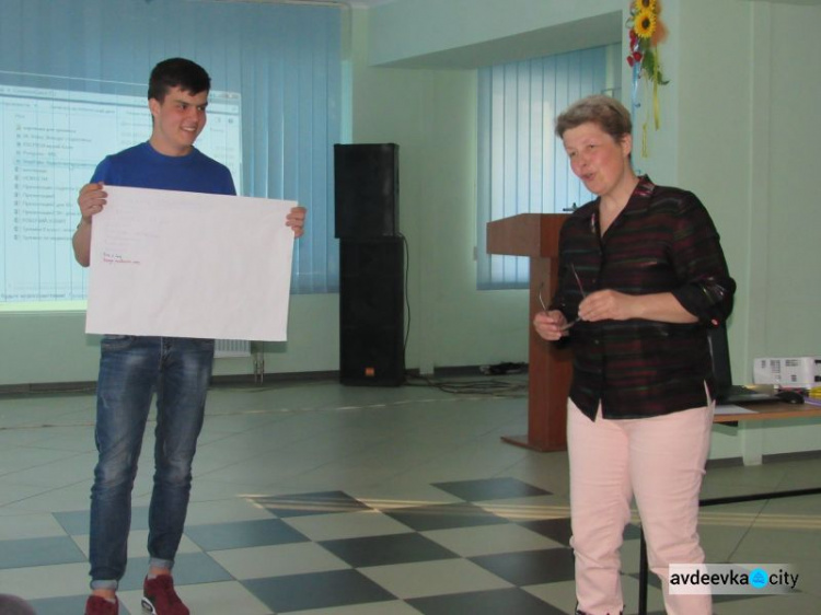 Юные активисты Авдеевки учились оживлять идеи и объединять людей (ФОТО)