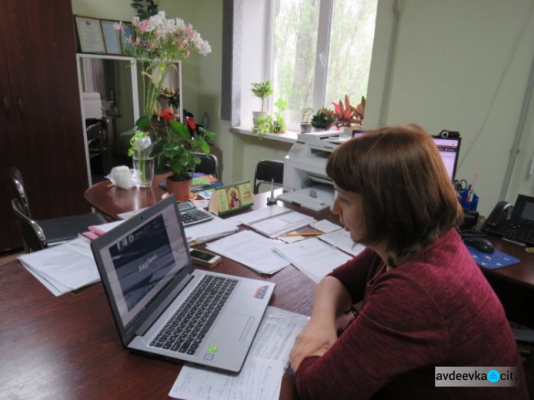 В Авдеевке консультируют по вопросам получения помощи по частичной безработице