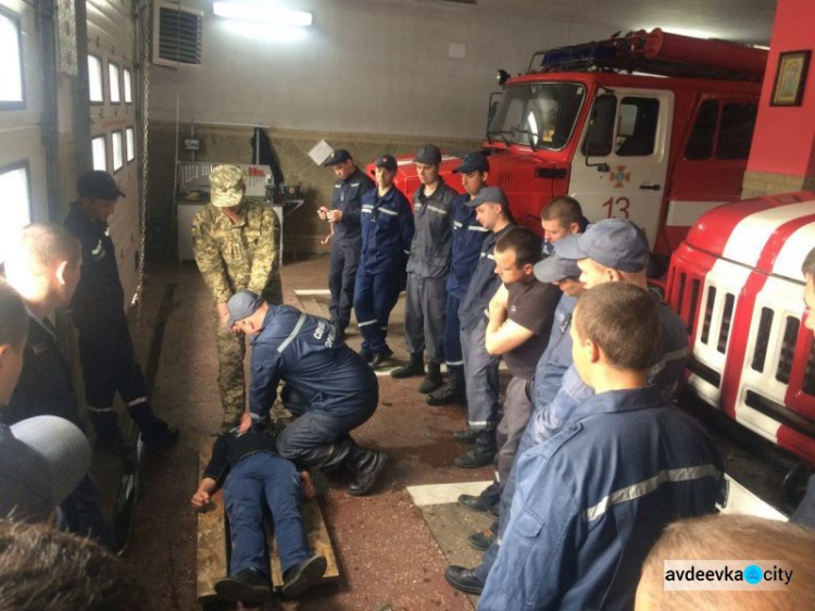 Авдеевские «симики» развезли помощь и провели важные занятия (ФОТО)