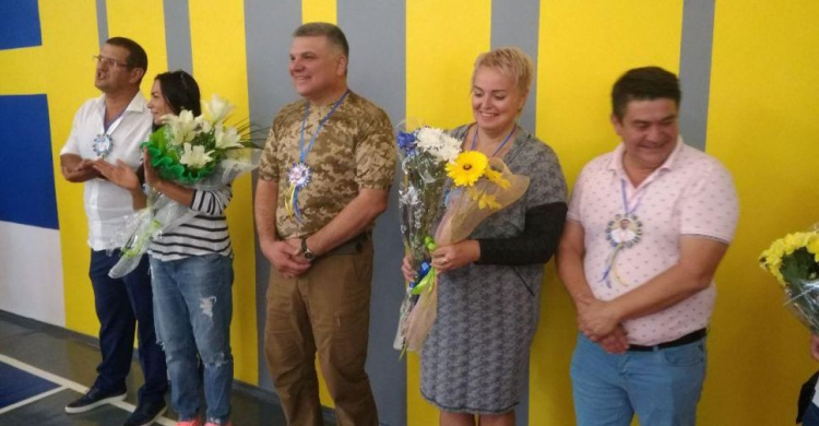 В авдеевской школе торжественно открыли отремонтированный спортзал и новые раздевалки  (ФОТО)