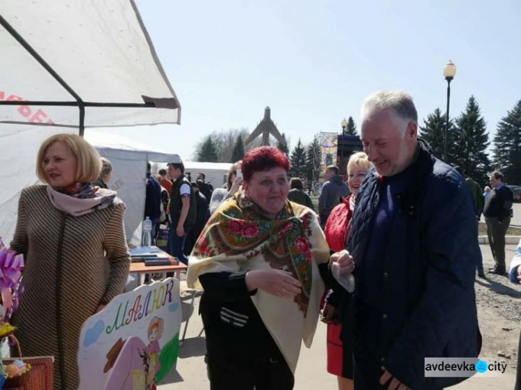Жебривский пообещал Авдеевке постоянный областной пасхальный праздник (ФОТО)