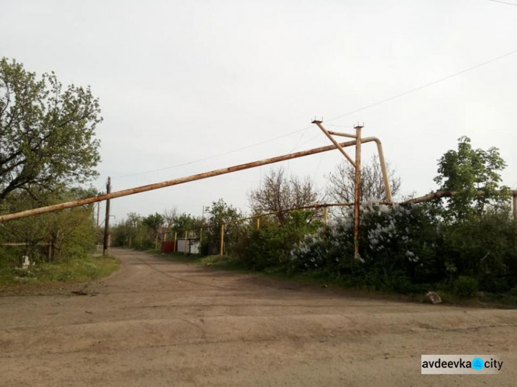 Оккупанты Донбасса продолжают расстрел Зайцево: появились фото сегодняшнего удара по поселку