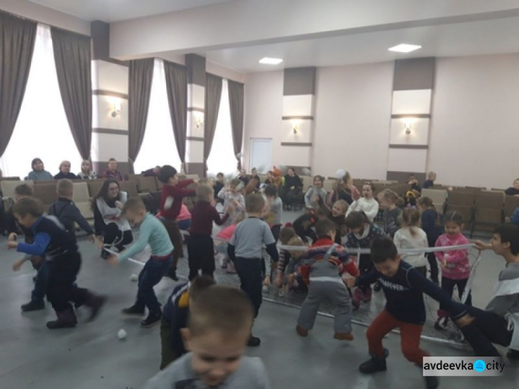 До маленьких мешканців Авдіївки завітав Святий Миколай (ФОТО)
