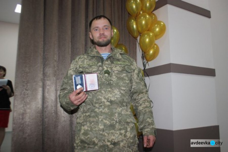 Защитников Авдеевки поздравили с  Днем Вооруженных Сил Украины (ФОТО)