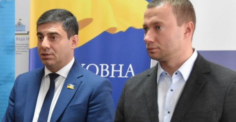 Переселенцам Донбасса обещают больше жилья и возвращение права голоса