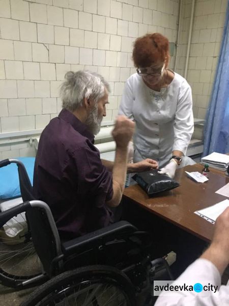 Жителя Авдеевки спасли от холодной зимы