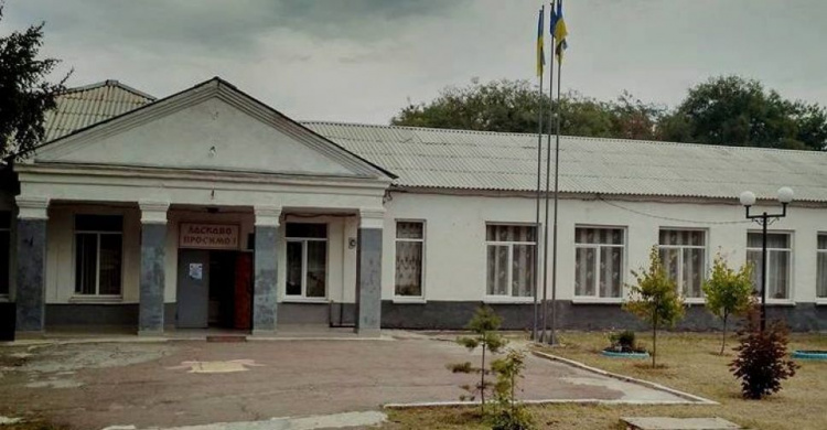 Авдеевские энергетики реконструировали электросети вблизи школ