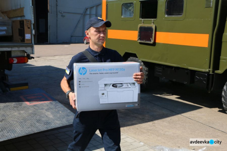 Красный Крест передал новое оборудование спасателям Донецкой области