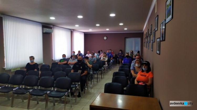 Авдеевским предпринимателям напомнили правила торговли алкогольной продукцией