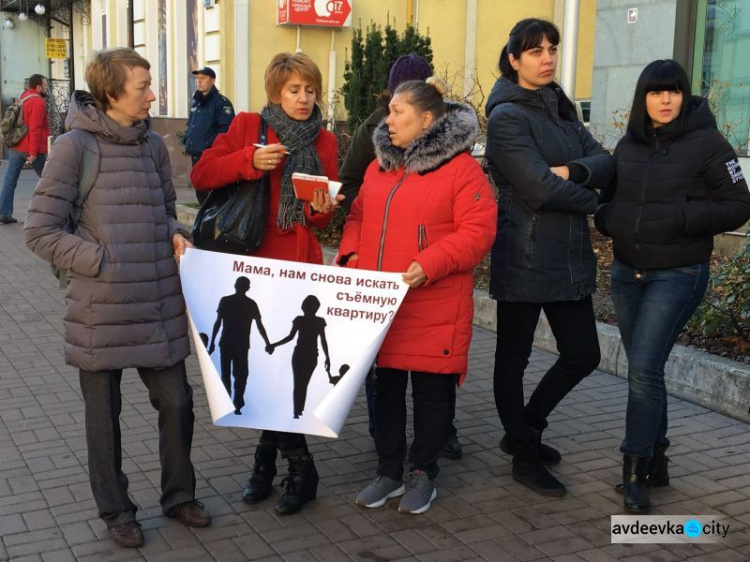 Мнение: Не все украинские чиновники заинтересованы в прозрачном выделении средств для переселенцев